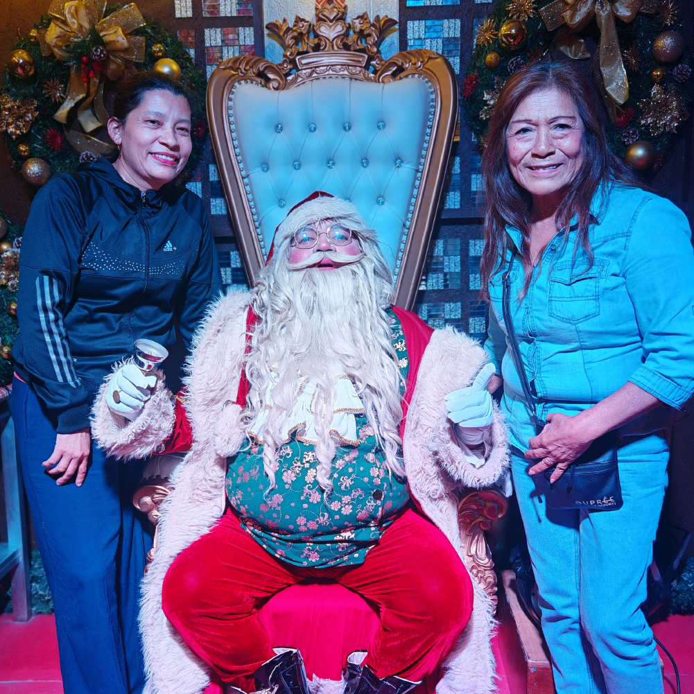 Santa entregando regalos